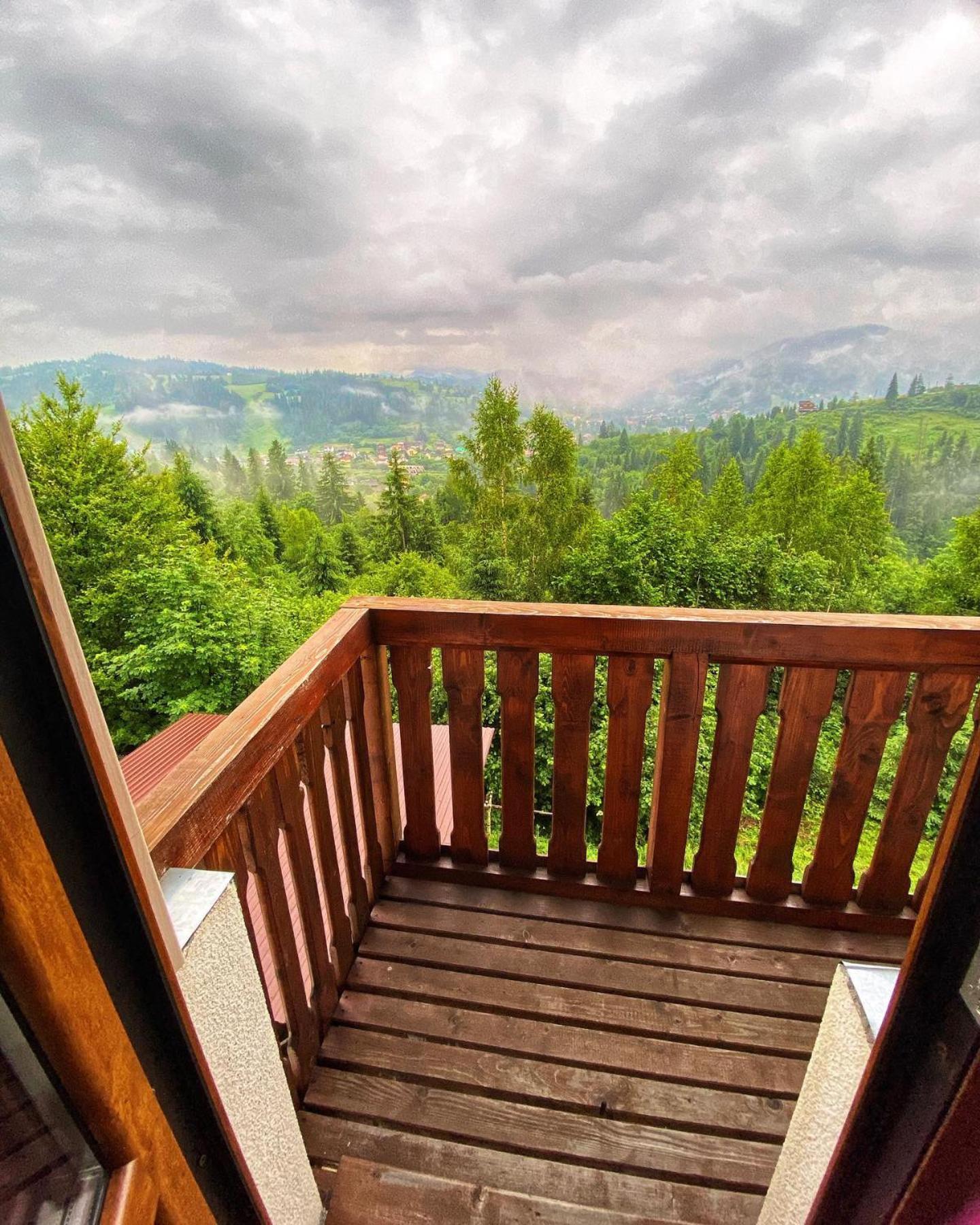 Біля Лісу Шале З Двома Спальнями Slavske Habitación foto